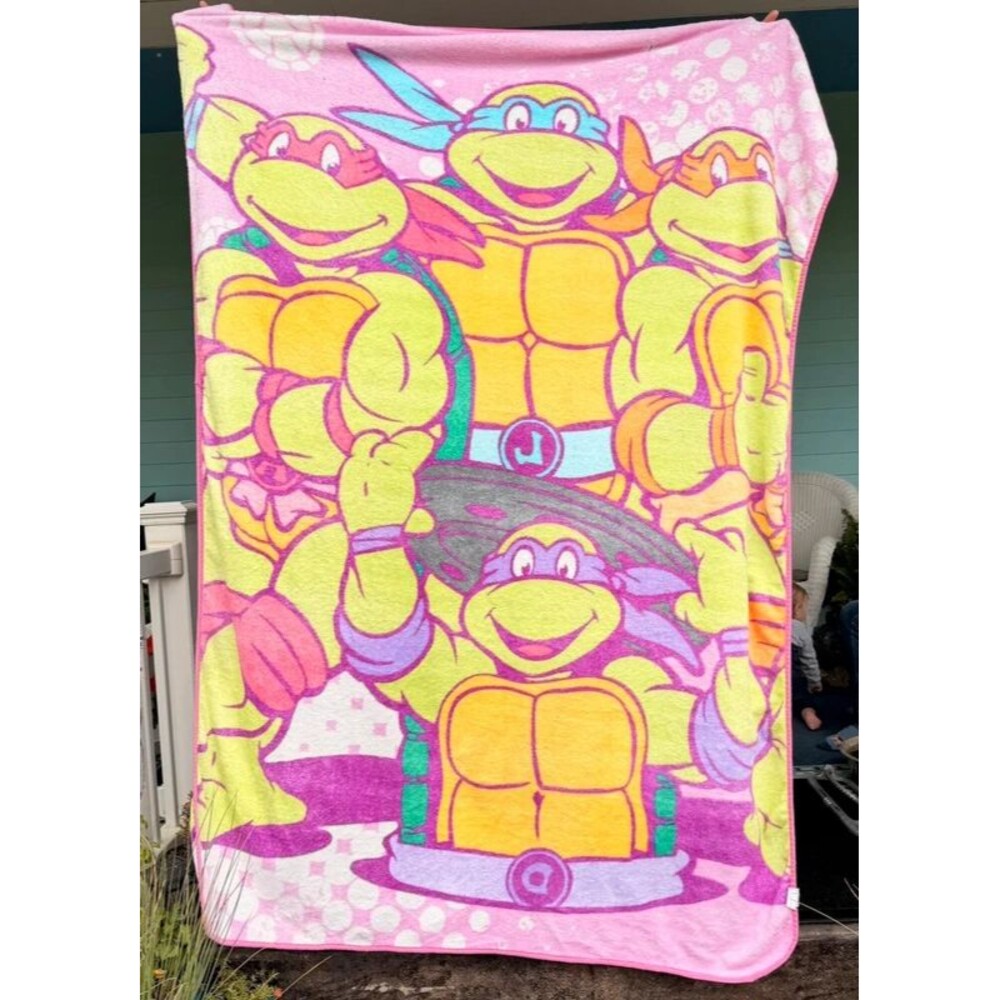 Twin size Teenage Mutant Ninja Turtles throw blanket